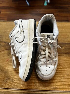 Nike Air Force 1 White Low-Top Leather Sneakers Boys